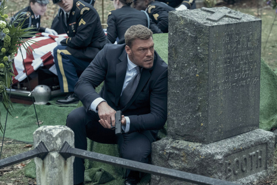 "Umrećeš, a mi smo pokušali da te upozorimo": Alan Ričson je zbog jedne scene u "Ričeru" dan i po bio bez svesti (FOTO/VIDEO)