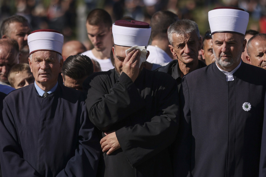 "Nesreća nas je sve ujedinila": Održana zajednička molitva za stradale u poplavama, potresni prizori u Jablanici (FOTO)