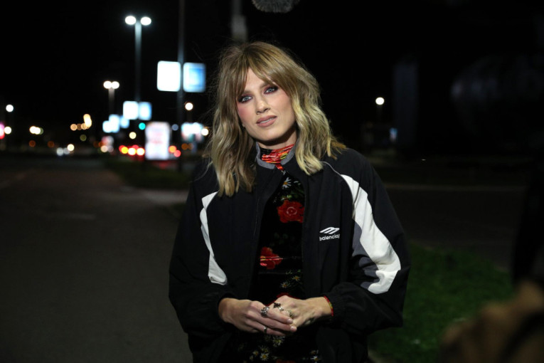 Nevena Božović pokazala sina: Ne ispušta naslednika iz naručja (FOTO)