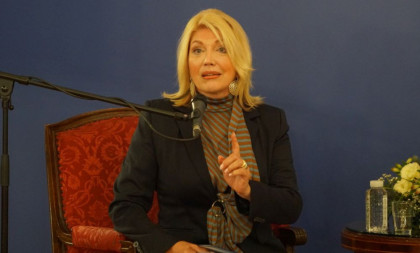 Evo kolika je tačno penzija Suzane Mančić: Može da se živi!