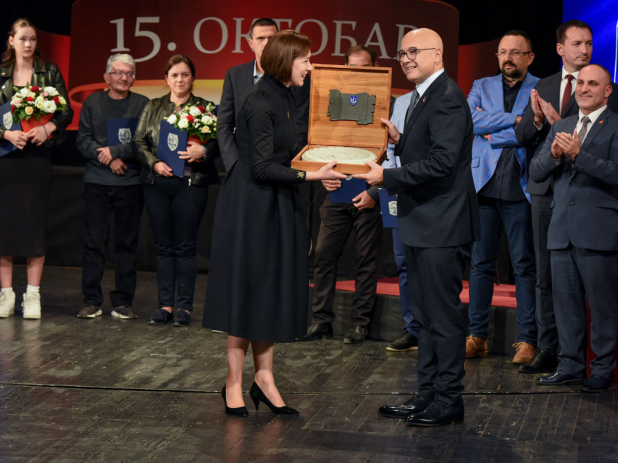 Obeležen Dan Opštine Trstenik: Vučeviću uručeno priznanje počasnog građanina (FOTO)