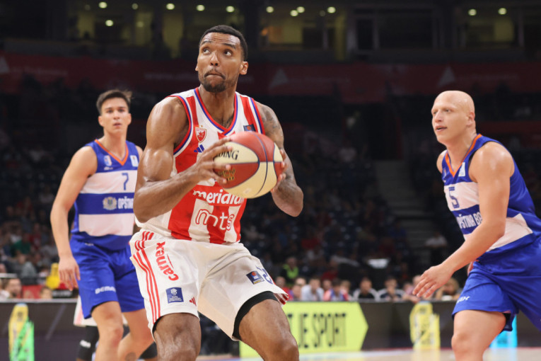 Bolomboj izgleda sve bolje! Novi snimak snažnog centra će oduševiti Delije! (VIDEO)