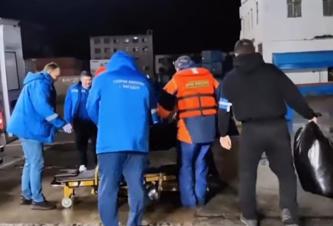 Rus preživeo 2 meseca u ledenom Ohotskom moru i to u malom gumenom čamcu! Pored njega bila tela nećaka i  brata (VIDEO)