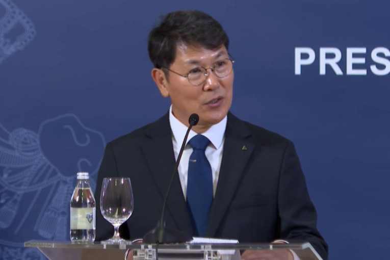 Predsednik Vučić na ceremoniji potpisivanja Ugovora za samobalansirane solarne elektrane: "Uštedećemo 120 miliona evra godišnje!" (FOTO)