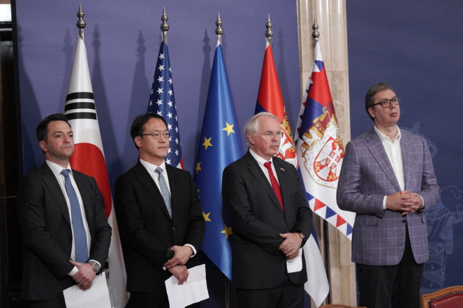 Predsednik Vučić na ceremoniji potpisivanja Ugovora za samobalansirane solarne elektrane: "Uštedećemo 120 miliona evra godišnje!" (FOTO)