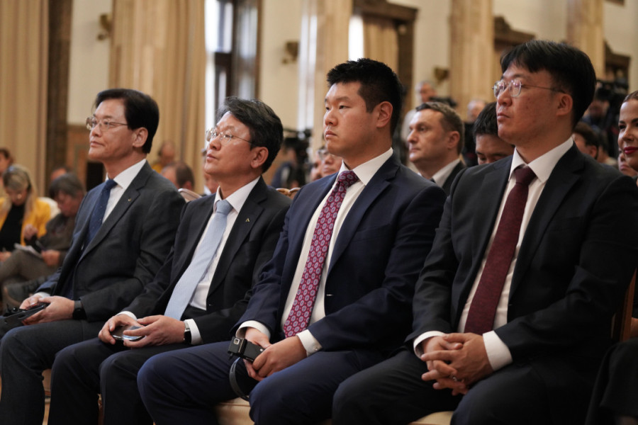 Predsednik Vučić na ceremoniji potpisivanja Ugovora za samobalansirane solarne elektrane: "Uštedećemo 120 miliona evra godišnje!" (FOTO)