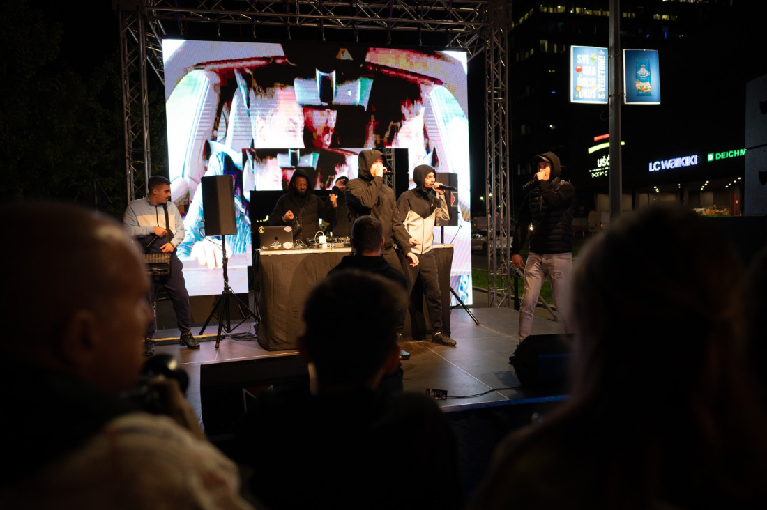 "Vozim kao reli, ostali su amateri"! Crni Cerak objavio pesmu za film "Prva klasa: Pun gas" (FOTO/VIDEO)