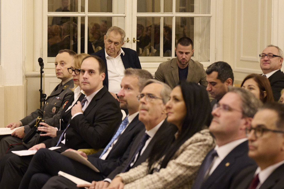 Mesec srpske kulture u Pragu: Nastupio ansambl "Stanislav Binički", prisustvovao i bivši predsednik Češke (FOTO/VIDEO)