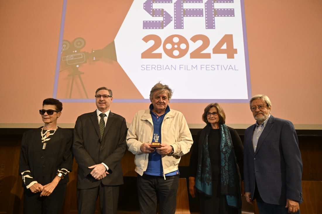 Radošu Bajiću uručena “Kristalna koala”: Još jedno priznanje za film "Heroji Halijarda" (FOTO/VIDEO)