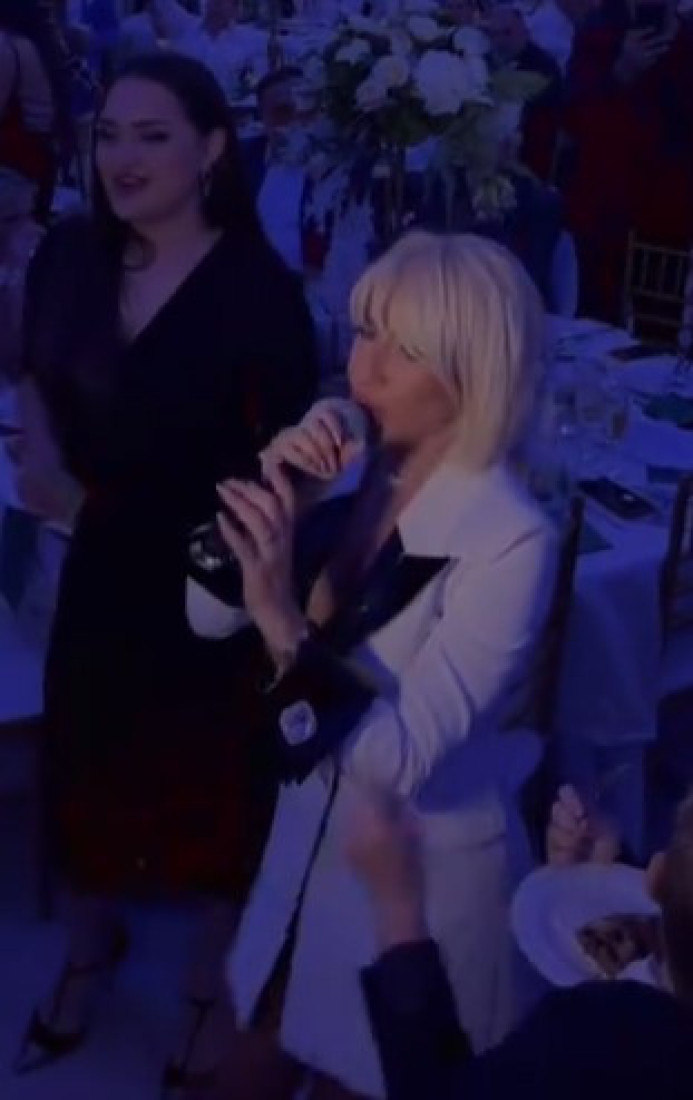 "Ostavila je bakšiš na stolu, ne kontrolišem ko stavlja u džep!" Oglasio se šef orkestra sa svadbe na kojoj je Jovana pevala!