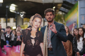 Endru Garfild napravio haos na premijeri novog filma: Na crvenom tepihu sa koleginicom od kartona (FOTO/VIDEO)