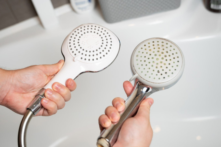 Dok vi spavate kuća se sama čisti: Četiri cake uz koje rđa i fleke nestaju preko noći, i to bez ikakvih hemikalija