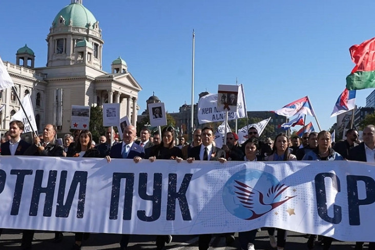 Vulin učestvovao u maršu Besmrtnog puka! Nećemo dozvoliti da se istorija promeni zato što je naše mesto u istoriji mesto pobednika (FOTO)