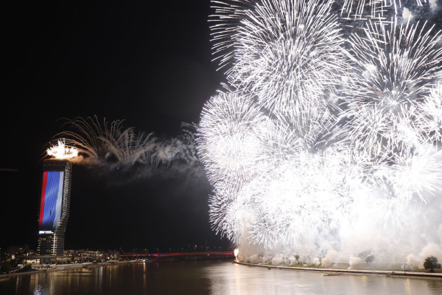 Beograd slavi 80 godina slobode: Spektakularni vatromet i dronovi na Sava promenadi (FOTO/VIDEO)