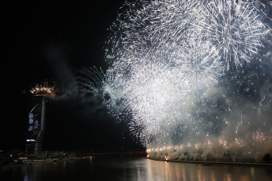 Beograd slavi 80 godina slobode: Spektakularni vatromet i dronovi na Sava promenadi (FOTO/VIDEO)