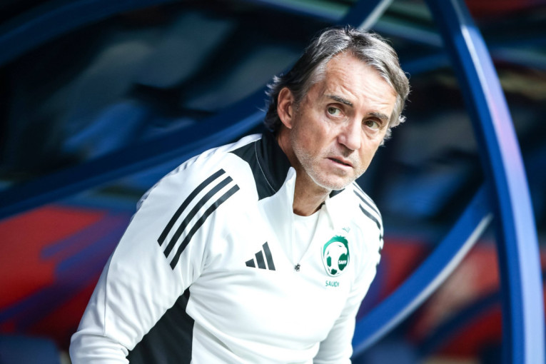 Nastavlja se haos u italijanskom fudbalu! Pirlo precrtan zbog politike!