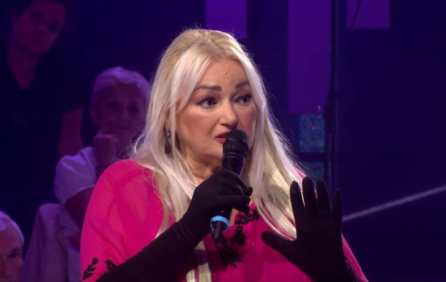 Osam dugih godina bez Done Ares: Oglasila se neutešna majka pokojne pevačice (FOTO)