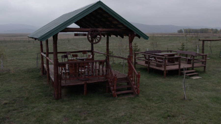 Vratio se na dedovinu i napravio raj u nestvarnoj prirodi: Karajukića Bunari su najhladnije, ali i jedno od najlepših sela u Srbiji (FOTO)