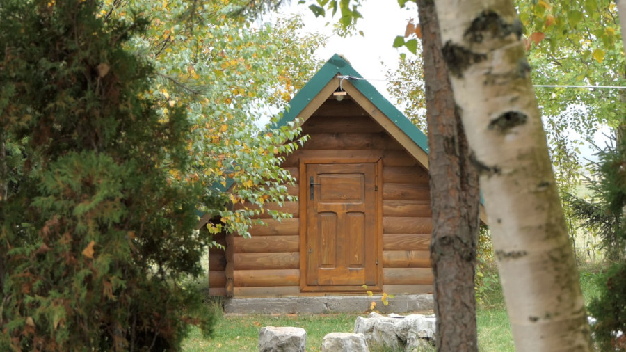 Vratio se na dedovinu i napravio raj u nestvarnoj prirodi: Karajukića Bunari su najhladnije, ali i jedno od najlepših sela u Srbiji (FOTO)
