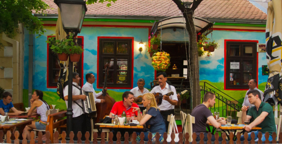 Znate njihove reči, ali ne i autore?  Ove pesme prate svako kafansko veselje – saznajte ko ih je sastavio! (FOTO/VIDEO)