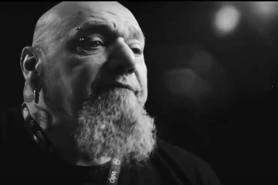 Preminuo prvi pevač legendarne grupe "Iron Maiden"