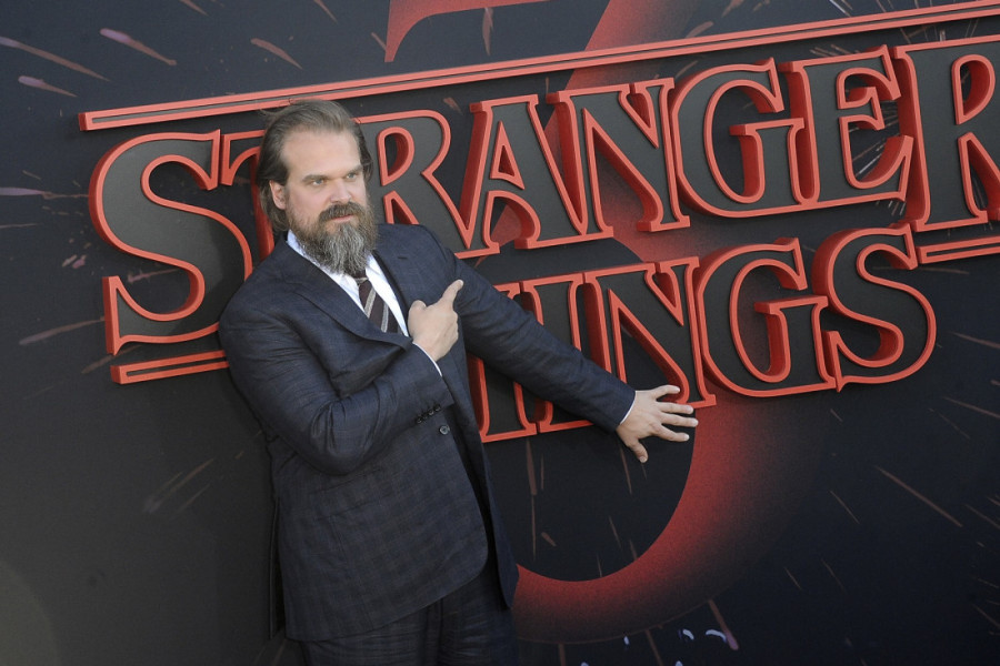 Skandal pred finale serije "Stranger Things": Mili Bobi Braun optužila Dejvida Harbora za zlostavljanje