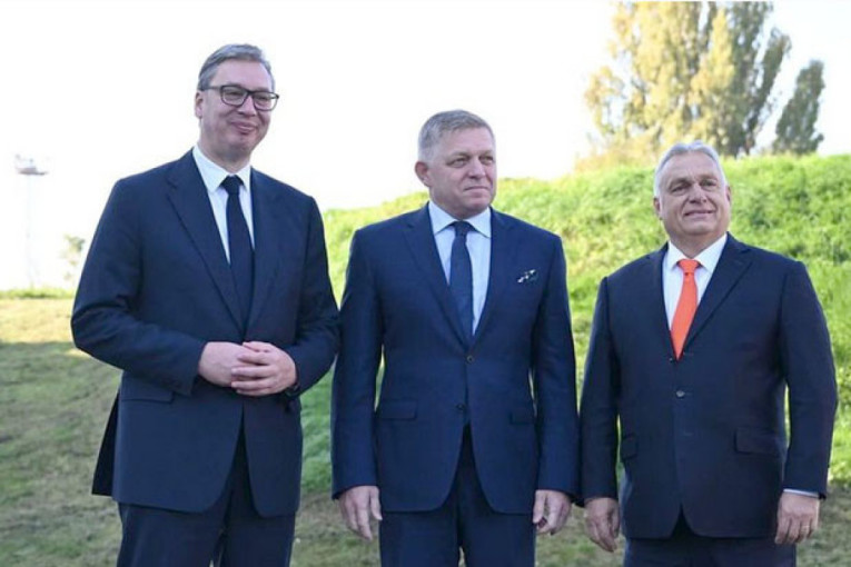 Vučić u Slovačkoj na sastanku sa Ficom i Orbanom: Danas su pred nama važne teme za region (VIDEO/FOTO)