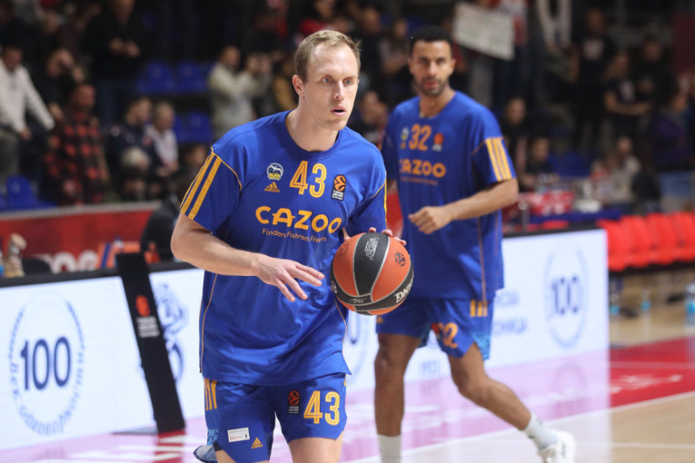 Kratkoročni ugovor za iskusnog Amerikanca: Da li je on idealna zamena za Džoela Bolomboja? (FOTO)