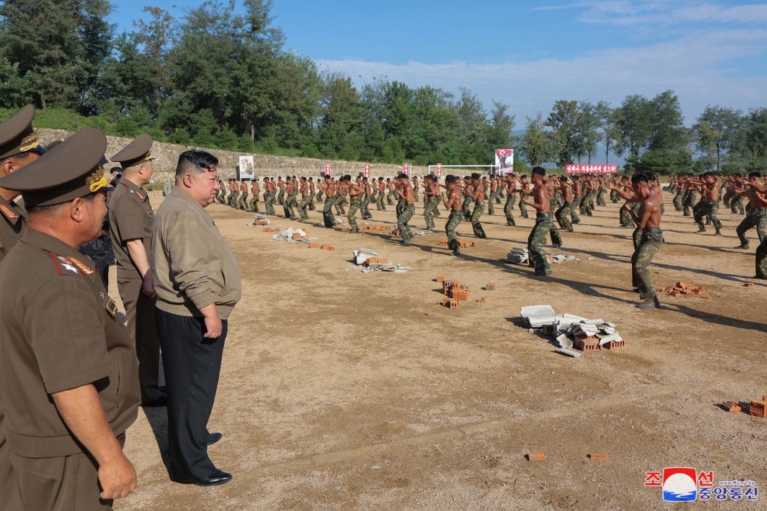 Najbolji među najboljima boriće se rame uz rame sa Rusima: Koga je Kim Džong Un poslao u savezničku zemlju?