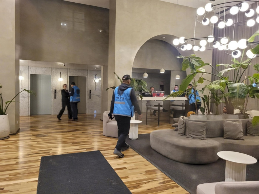 Argentinska policija pretresla hotel u kom je umro Lijam Pejn: Mnogo toga je zaplenjeno! (FOTO)