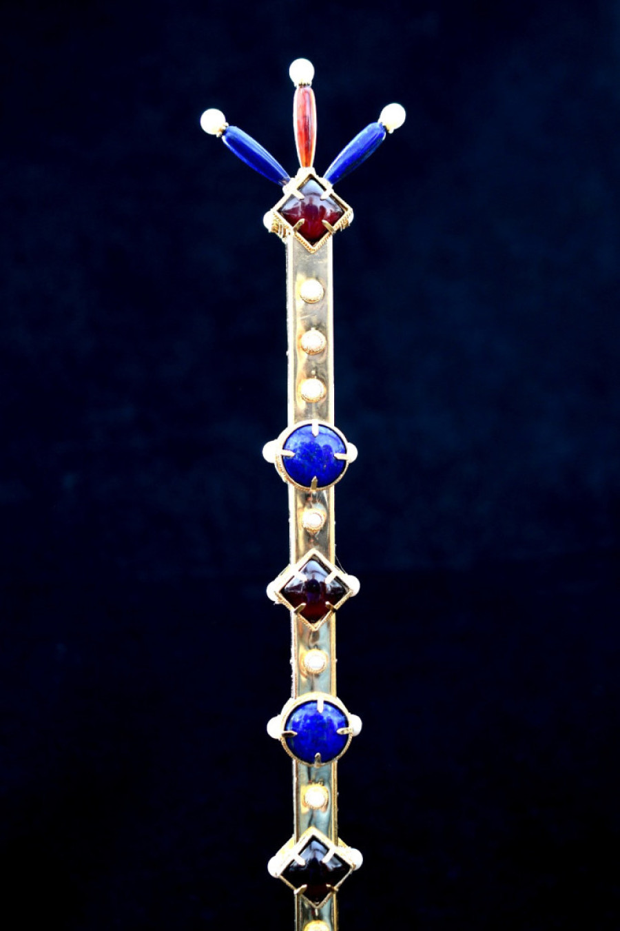 Pogledajte kako izgledaju veličanstveni skiptar kralja Milutina i odežda kraljice Simonide: Dobar razlog da posetite Istorijski muzej (FOTO)