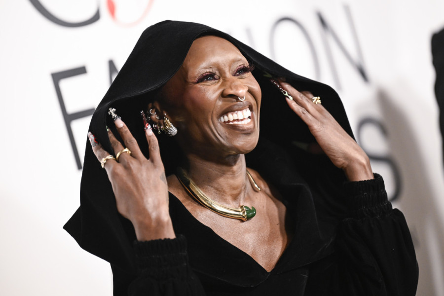 Zvezde na visini zadatka - Blejk u belom, Kajli u crnom perju: Pogledajte najbolje obučene zvezde na dodeli modnih nagrada u Njujorku (FOTO)