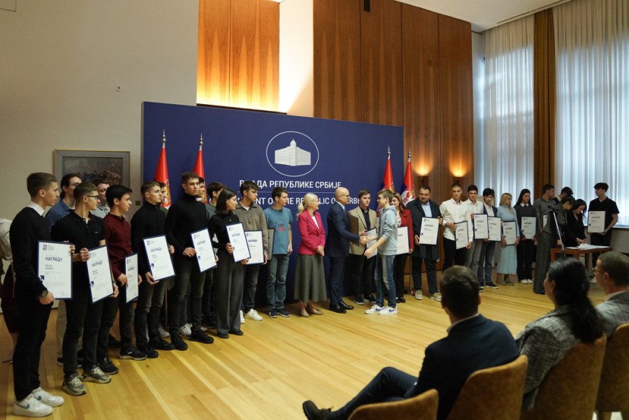 Vučević uručio priznanja učenicima nagrađenim na međunarodnim takmičenjima (FOTO)
