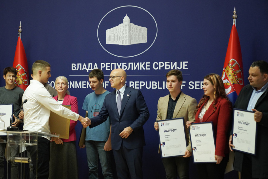 Vučević uručio priznanja učenicima nagrađenim na međunarodnim takmičenjima (FOTO)