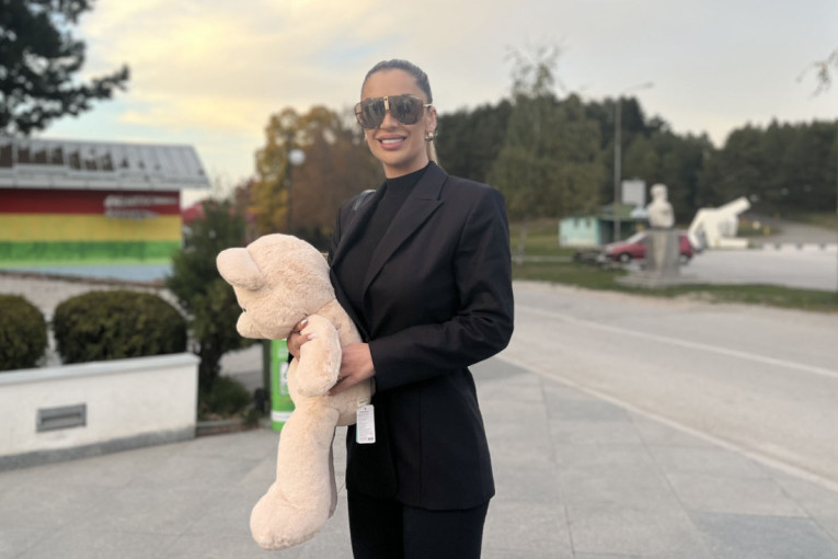 Tea Tairović napravila haos usred aviona: Evo zbog čega na kraju ipak nije ni poleteo