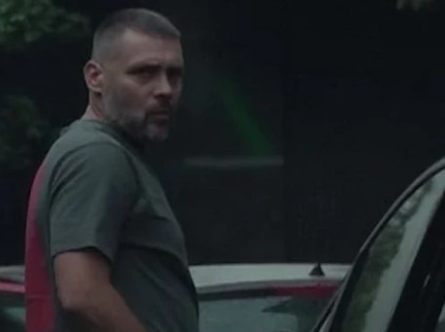 Ovako izgleda dečko Rade Manojlović: Pevačica ga krije kao zmija noge, a sada je prvi put viđen s njom u javnosti