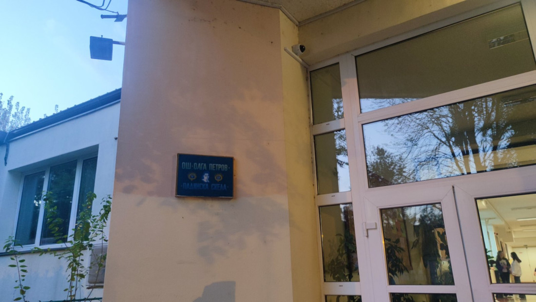 Učiteljica Jelena ujedinila čitavu školu: Bori se protiv raka i treba joj krv zbog operacije! Pomozimo joj jer nedostaje svojim đacima!