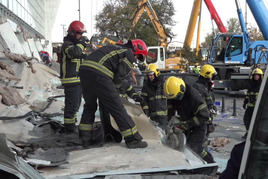 "Zapamtila sam sve ljude koji su sedeli na tim klupama": Ispovest Vesne, žene koja je u poslednjem momentu izbegla tragediju u Novom Sadu