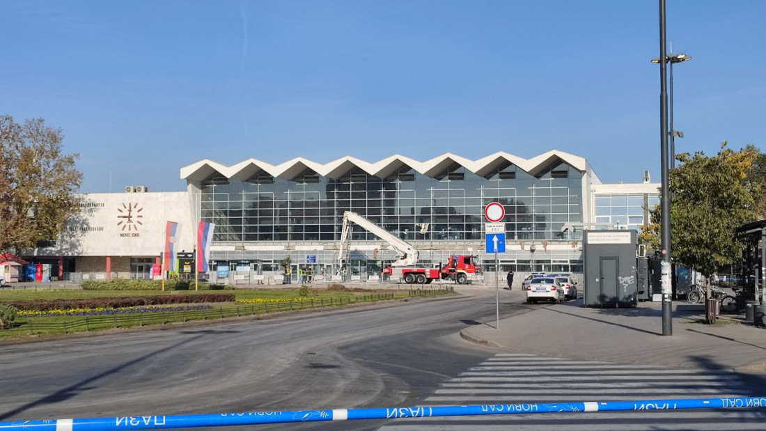 "Učila sam ponovo da govorim, oko mi jedva spasili": Jeziva ispovest majke mladića koji je poginuo u Novom Sadu