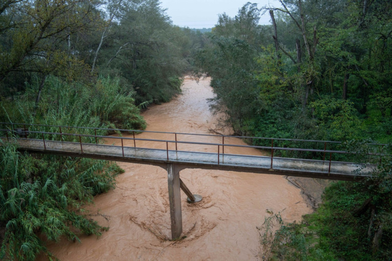 Bujica napravila pakao: Najmanje 62 mrtvih, među njima i deca!