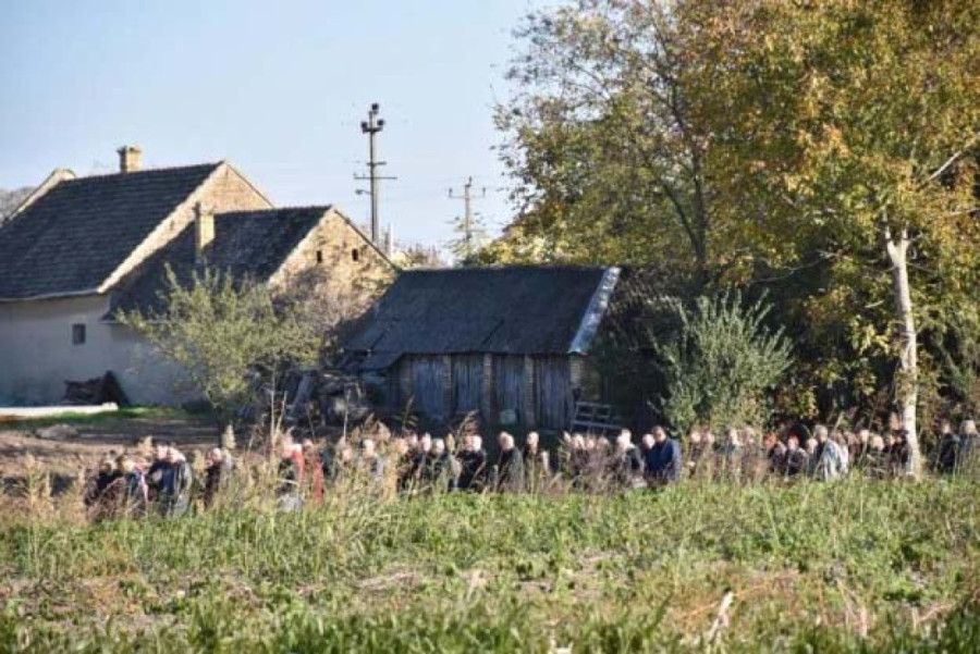 Stepanovićevo, Kać i Bukovac se oprostili od meštana: Sahranjene tri žrtve velike tragedije na Železničkoj stanici