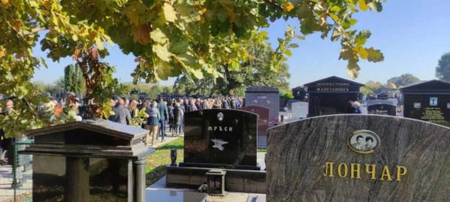 Stepanovićevo, Kać i Bukovac se oprostili od meštana: Sahranjene tri žrtve velike tragedije na Železničkoj stanici