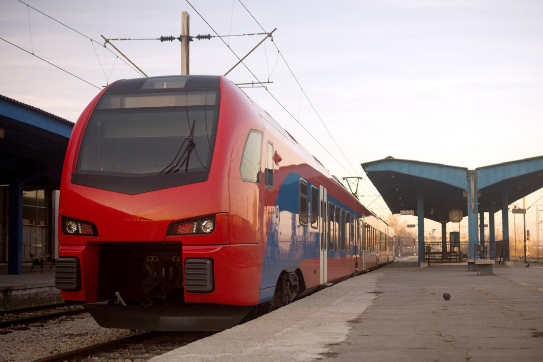 Naslovne strane dnevnih novina: Prelistavanje štampe za 14. januar 2026. godine