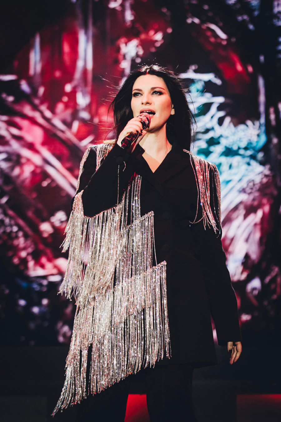 Laura Pauzini nastavila svoju turneju koncertom u Londonu: Spektakl stiže i u Beogradsku arenu 18. decembra! (FOTO)