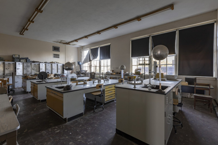 Zamrznut u vremenu: Zavirite u prostorije napuštenog fakulteta koji kao da je doživeo apokalipsu - pun je jezivih ostataka (FOTO)