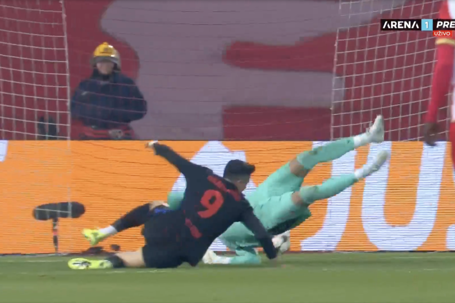 Barsa uz dosta sreće opet povela protiv Zvezde! Odbitak otišao pravo u noge Levandovskom, on takve poklone ne propušta (VIDEO)