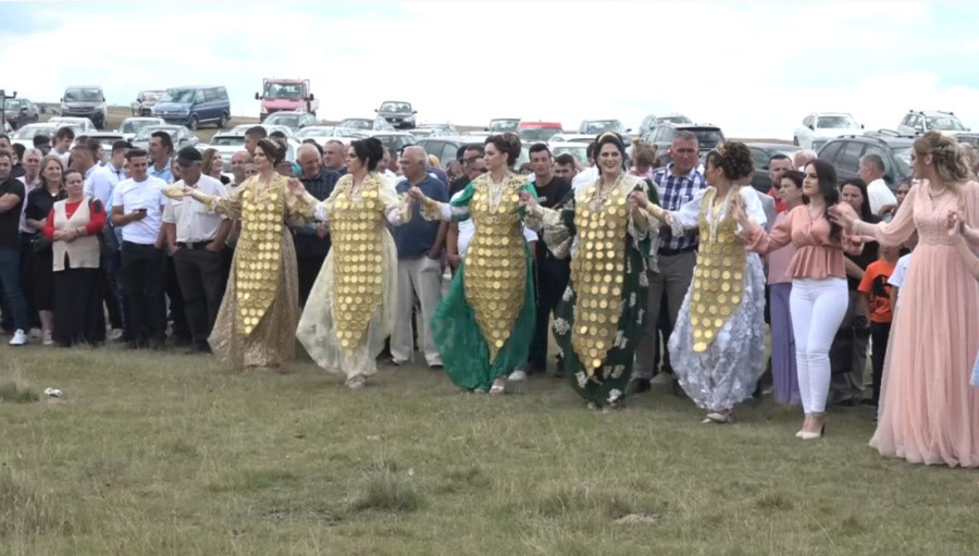 Redžep iz Novog Pazara čuva tradiciju u "Zlatnom sokaku": Iako je zarada dobra, slabo ko hoće u šegrte (FOTO)