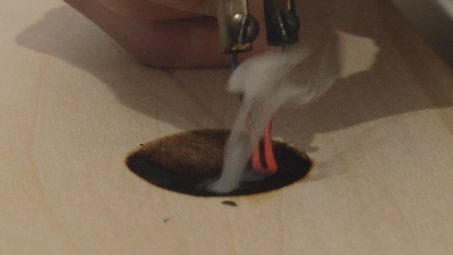 Ivan iz Užica je čuveni pirograf! Srbi najviše traže portrete patrijarha Pavla, a njegovo delo stiglo i do Ibrahimovića (FOTO)