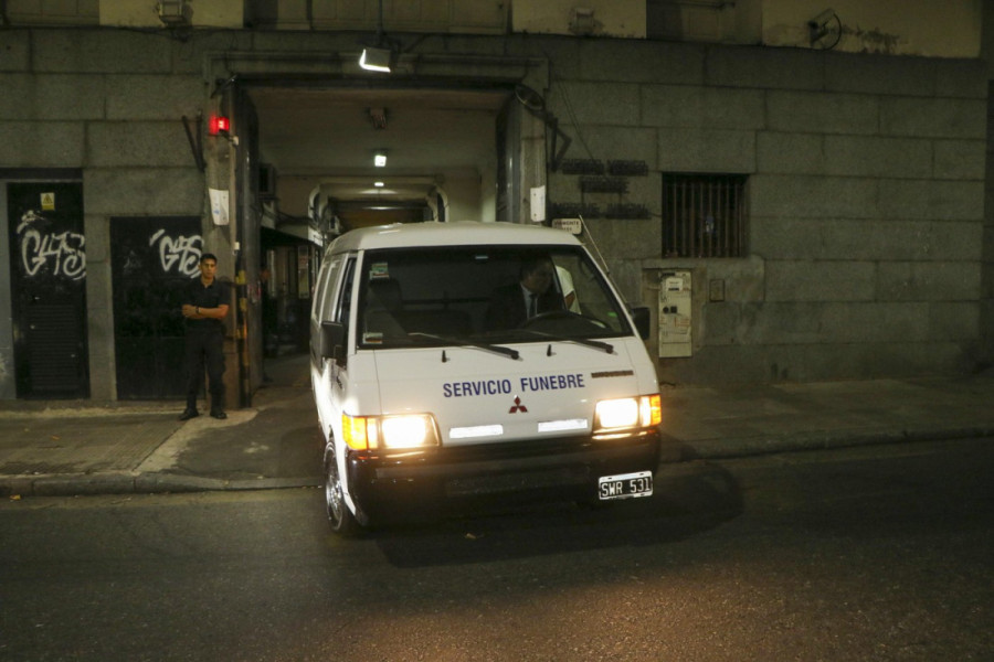 Telo Lijama Pejna prevezeno je u London: Porodica teška srca vrši poslednje pripreme za sahranu pevača (FOTO)