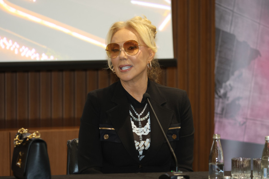 Ovo je trenutak kada je Lepa Brena povređena: Nećete verovati šta je nakon toga uradila! (FOTO)